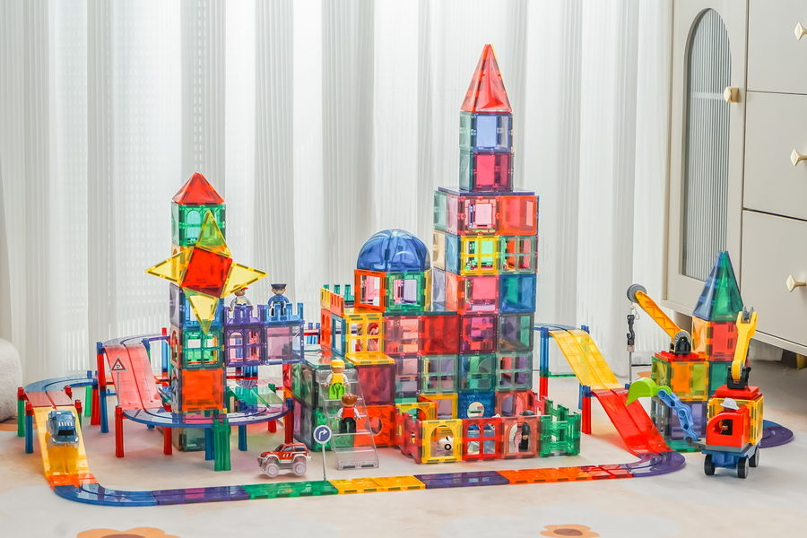 DUDUBAO magnetic toy product system display